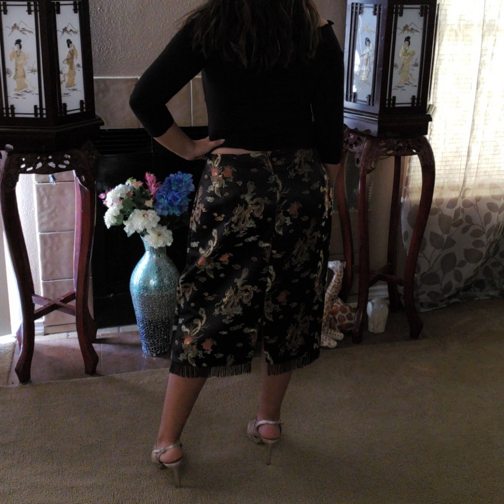 🐉🔥🐲!!Asian skirt!!🐲🔥🐍 - Picture 4 of 4